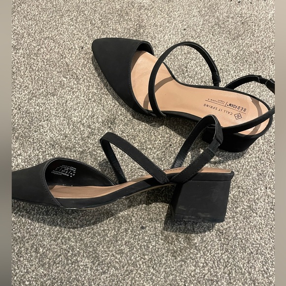 Low heeled sandals - Picture 2 of 3